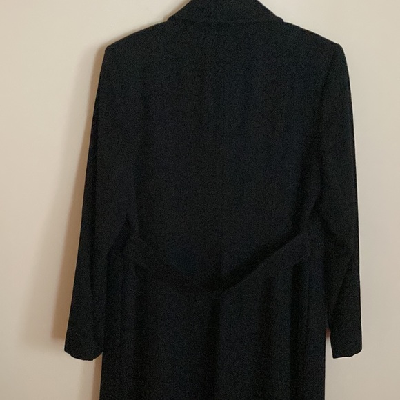 Coat - Picture 4 of 10